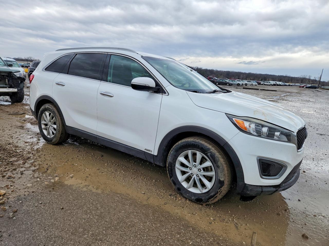 2016 KIA SORENTO LX photo 4
