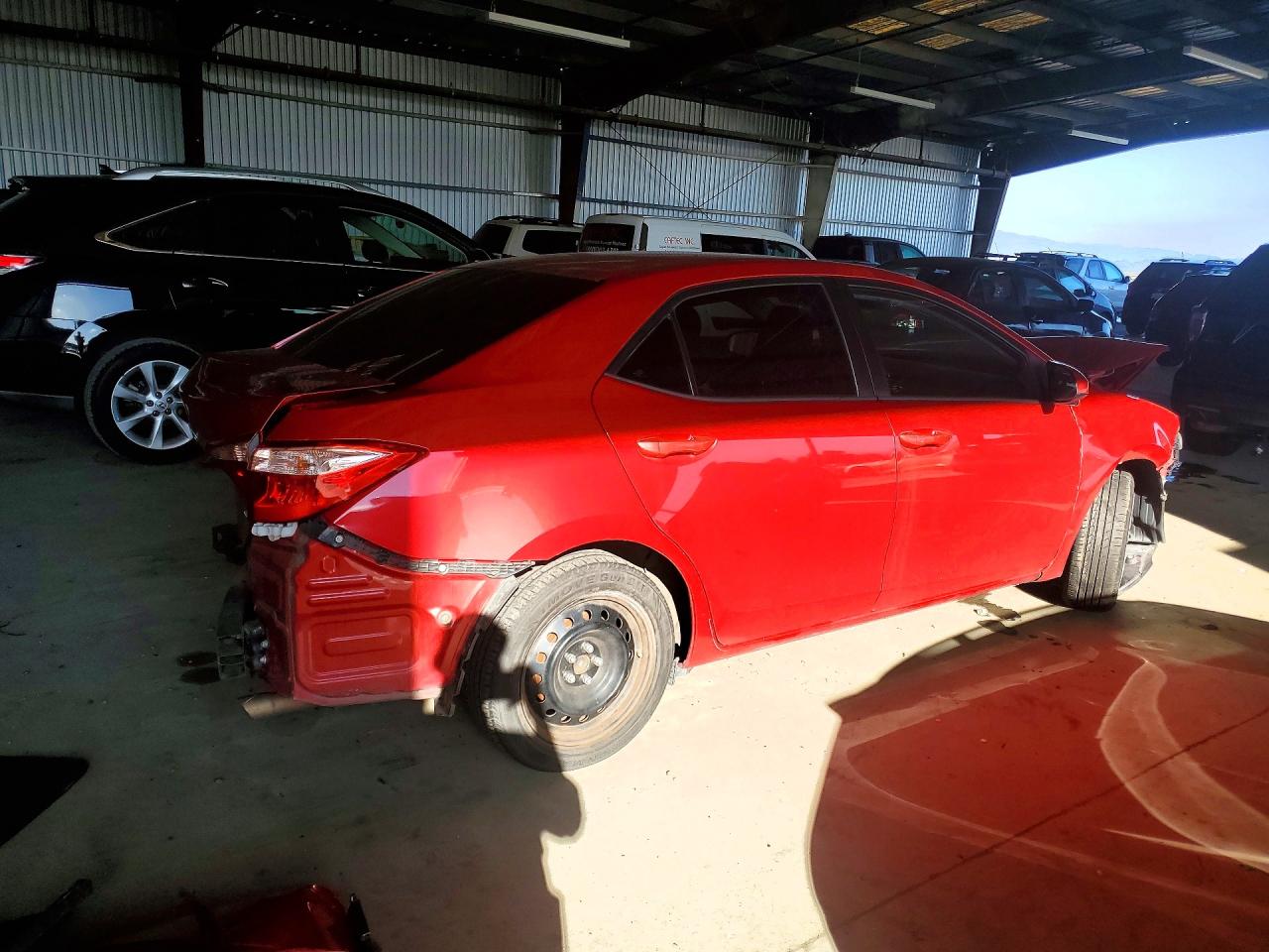 2018 TOYOTA COROLLA LE photo 3