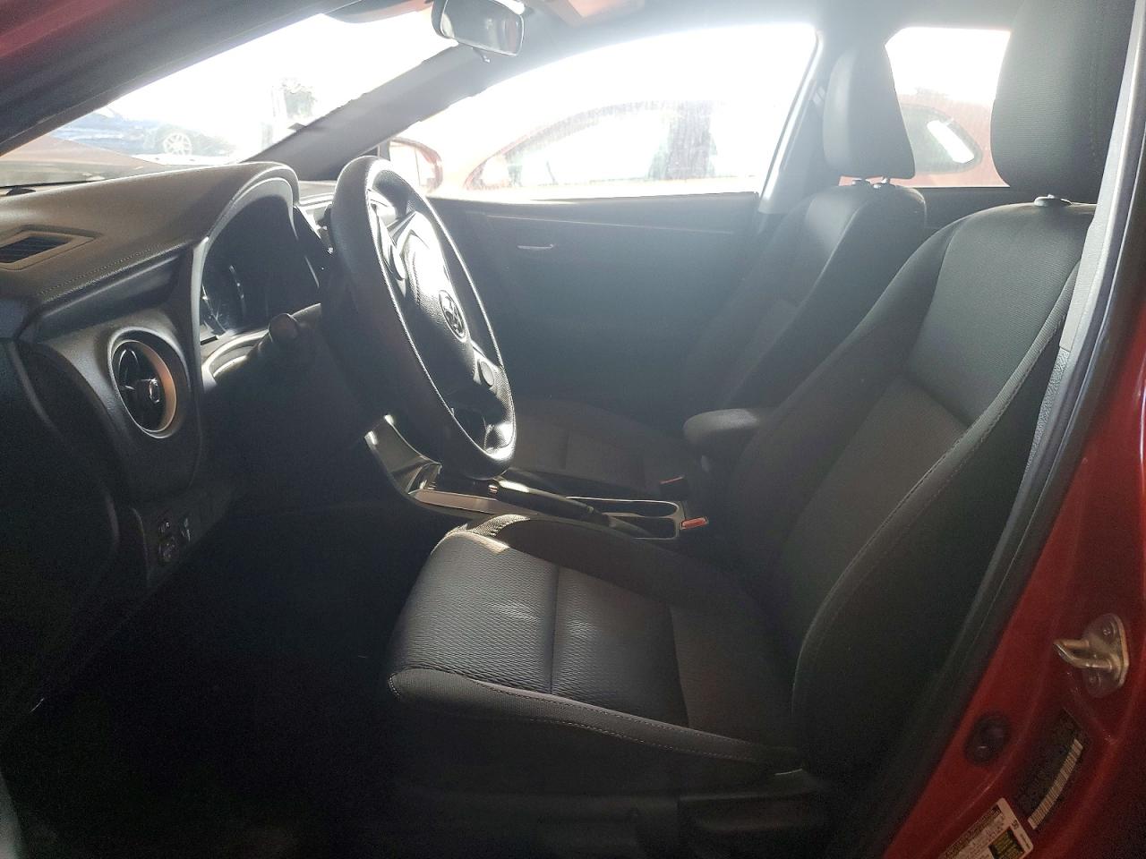 2018 TOYOTA COROLLA LE photo 7