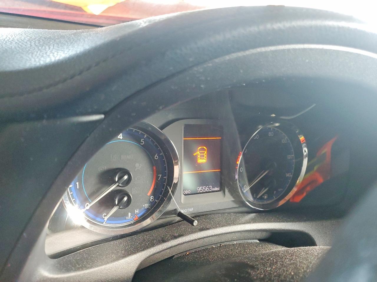 2018 TOYOTA COROLLA LE photo 9