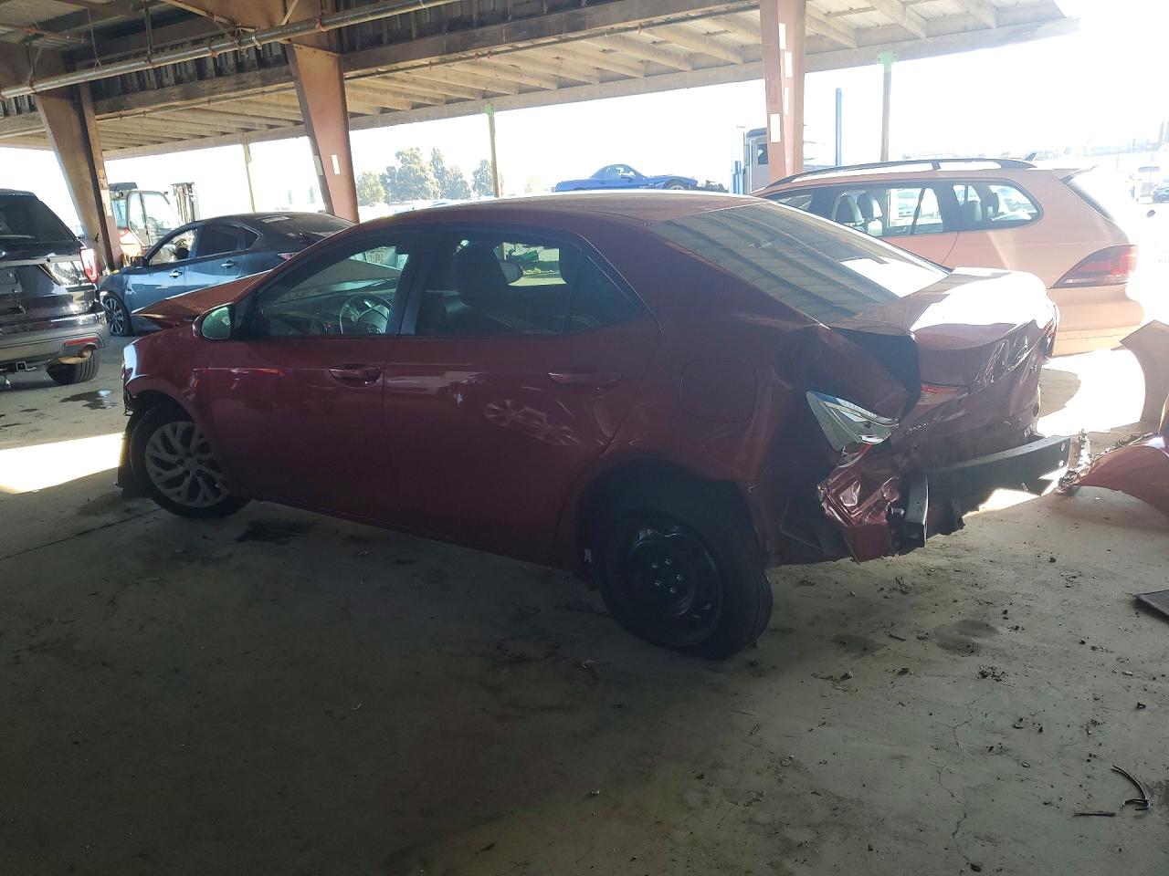 2018 TOYOTA COROLLA LE photo 2