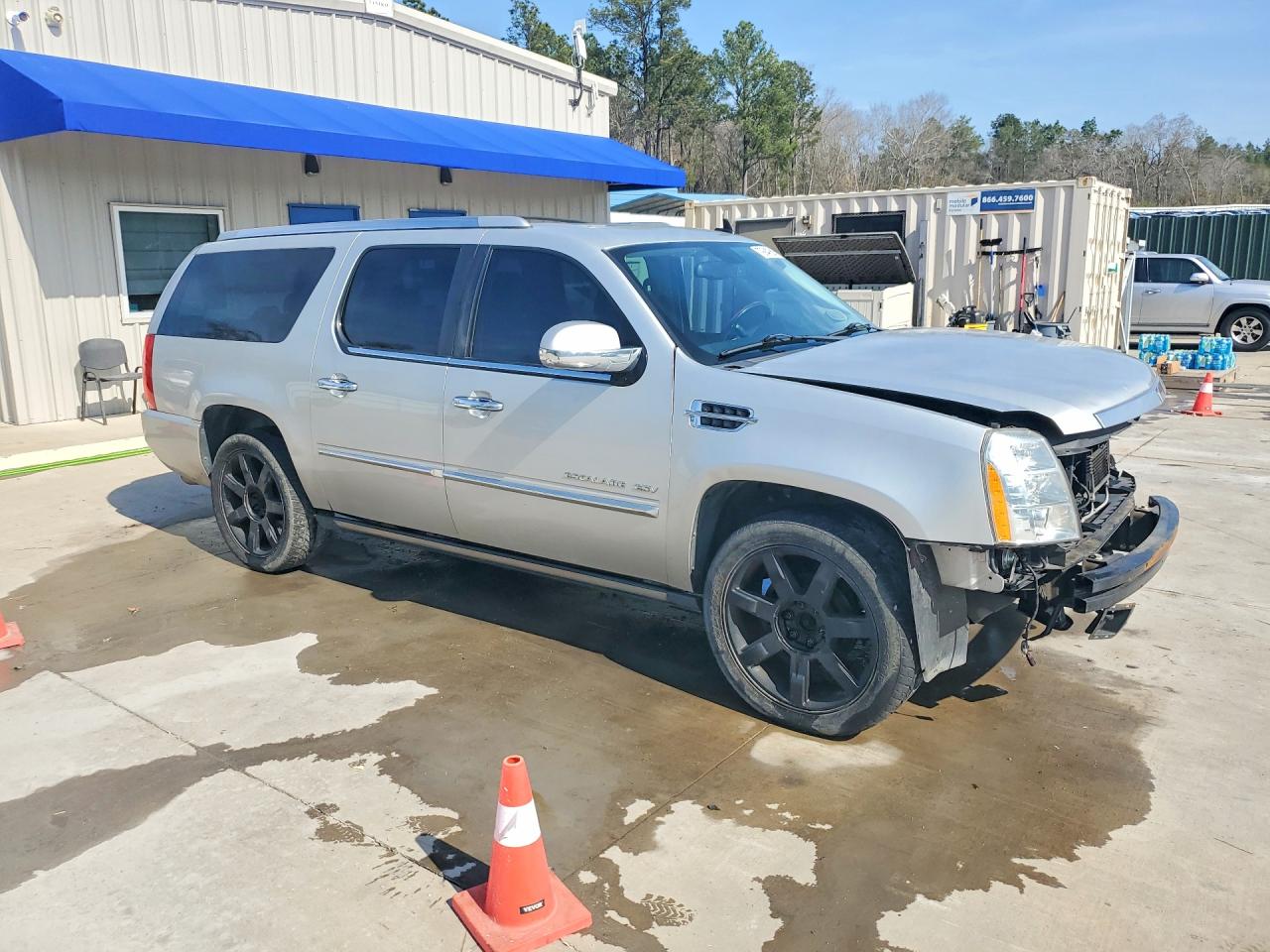 2011 CADILLAC ESCALADE ESV PREMIUM photo 7