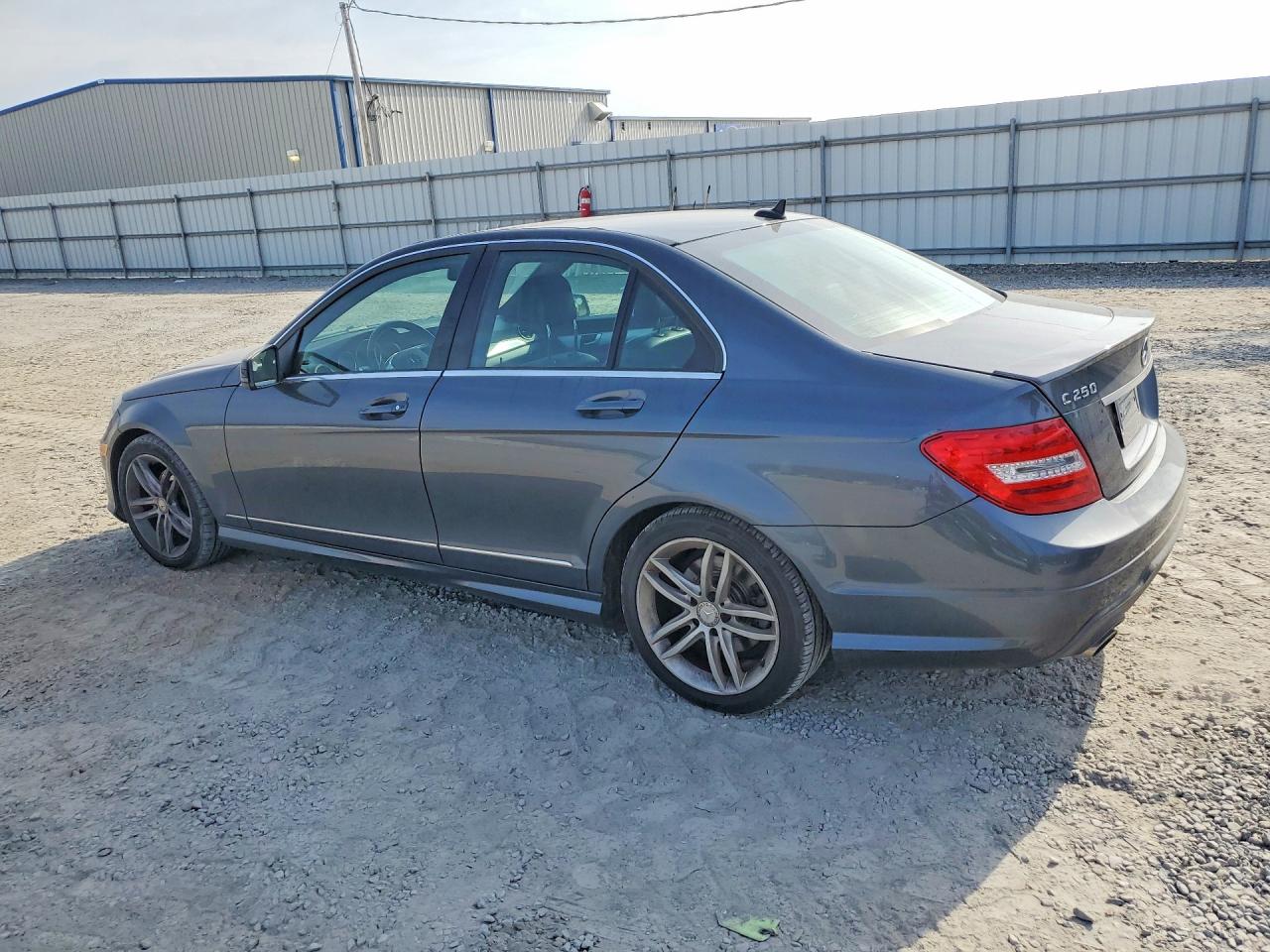 2013 MERCEDES-BENZ C 250 photo 3