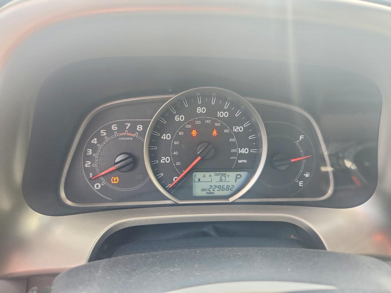 2013 TOYOTA RAV4 LE photo 9