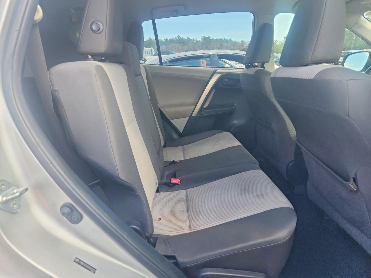 2013 TOYOTA RAV4 LE photo 10
