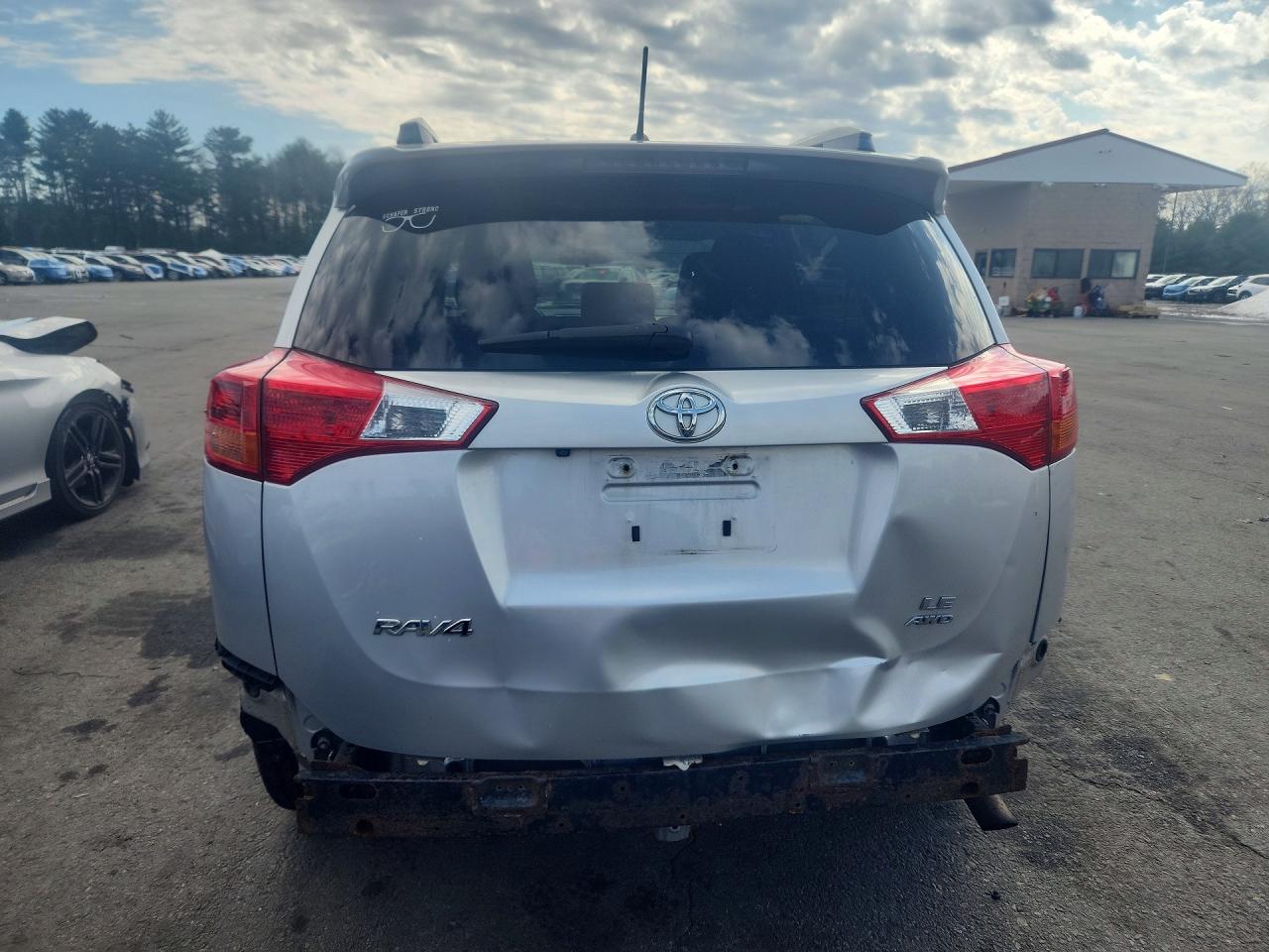 2013 TOYOTA RAV4 LE photo 6