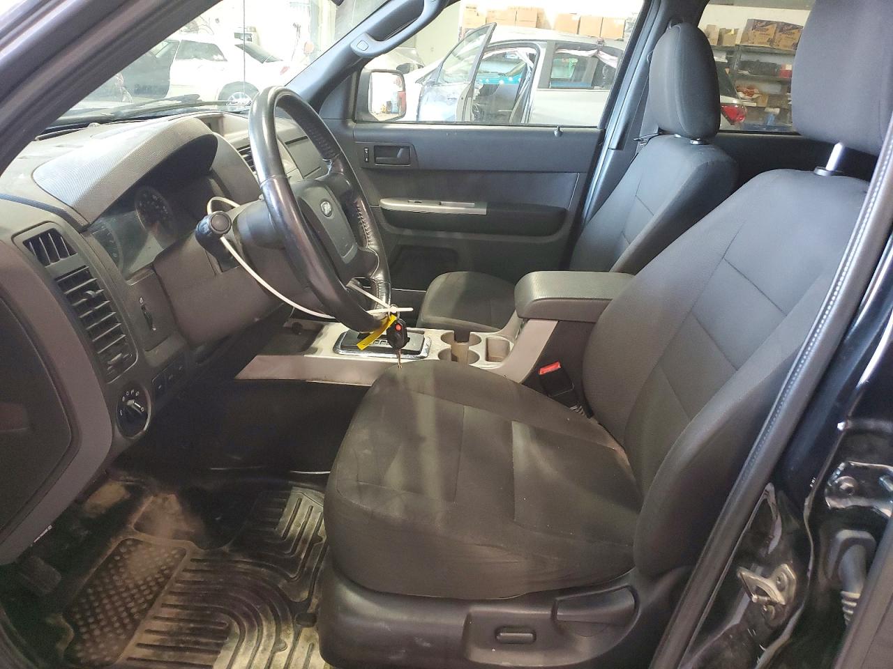 2010 FORD ESCAPE photo 13