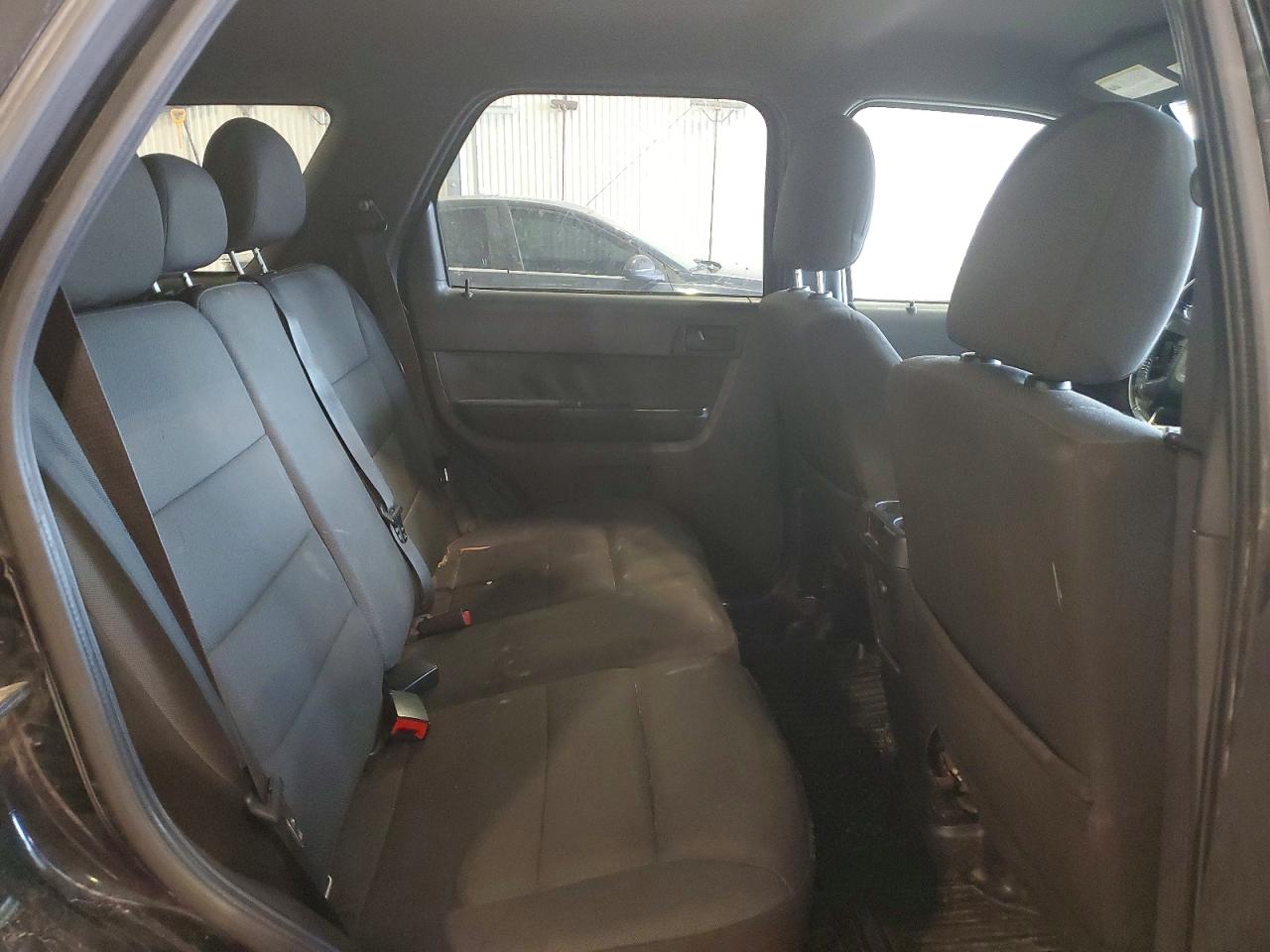 2010 FORD ESCAPE photo 21
