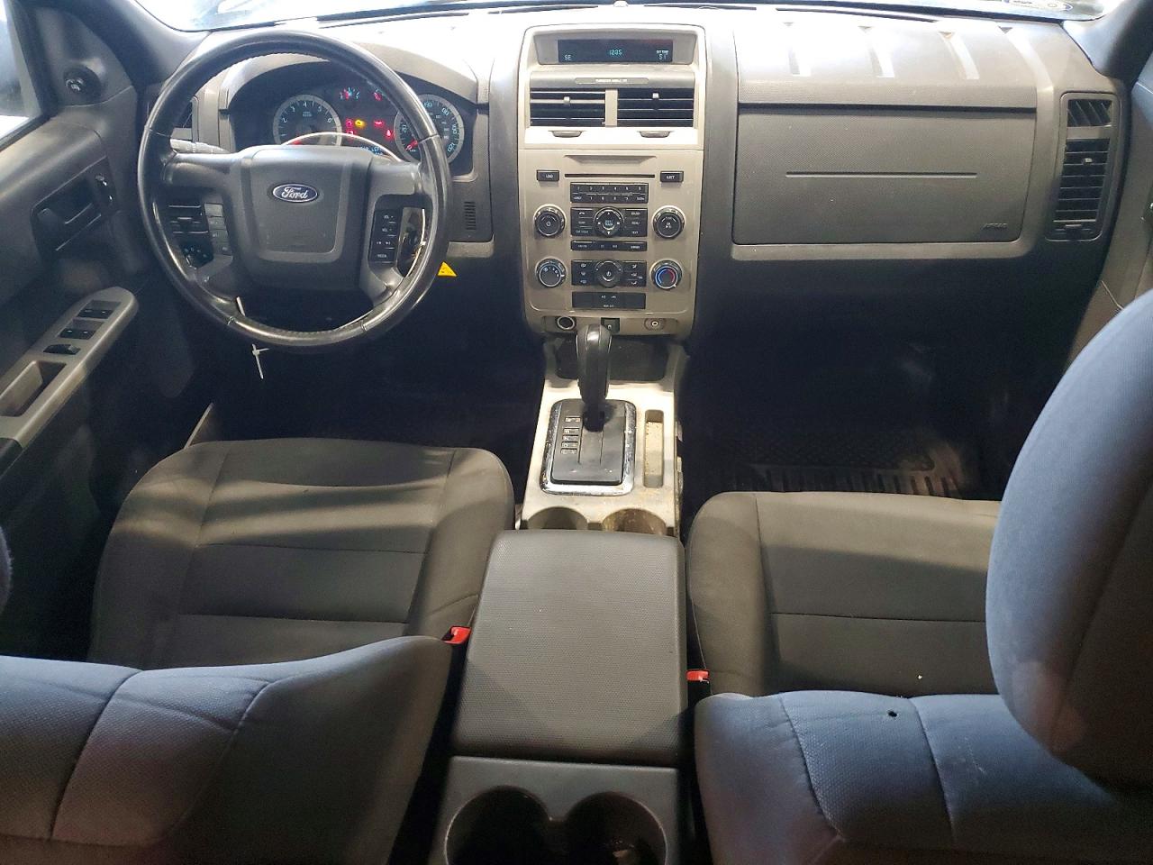 2010 FORD ESCAPE photo 15