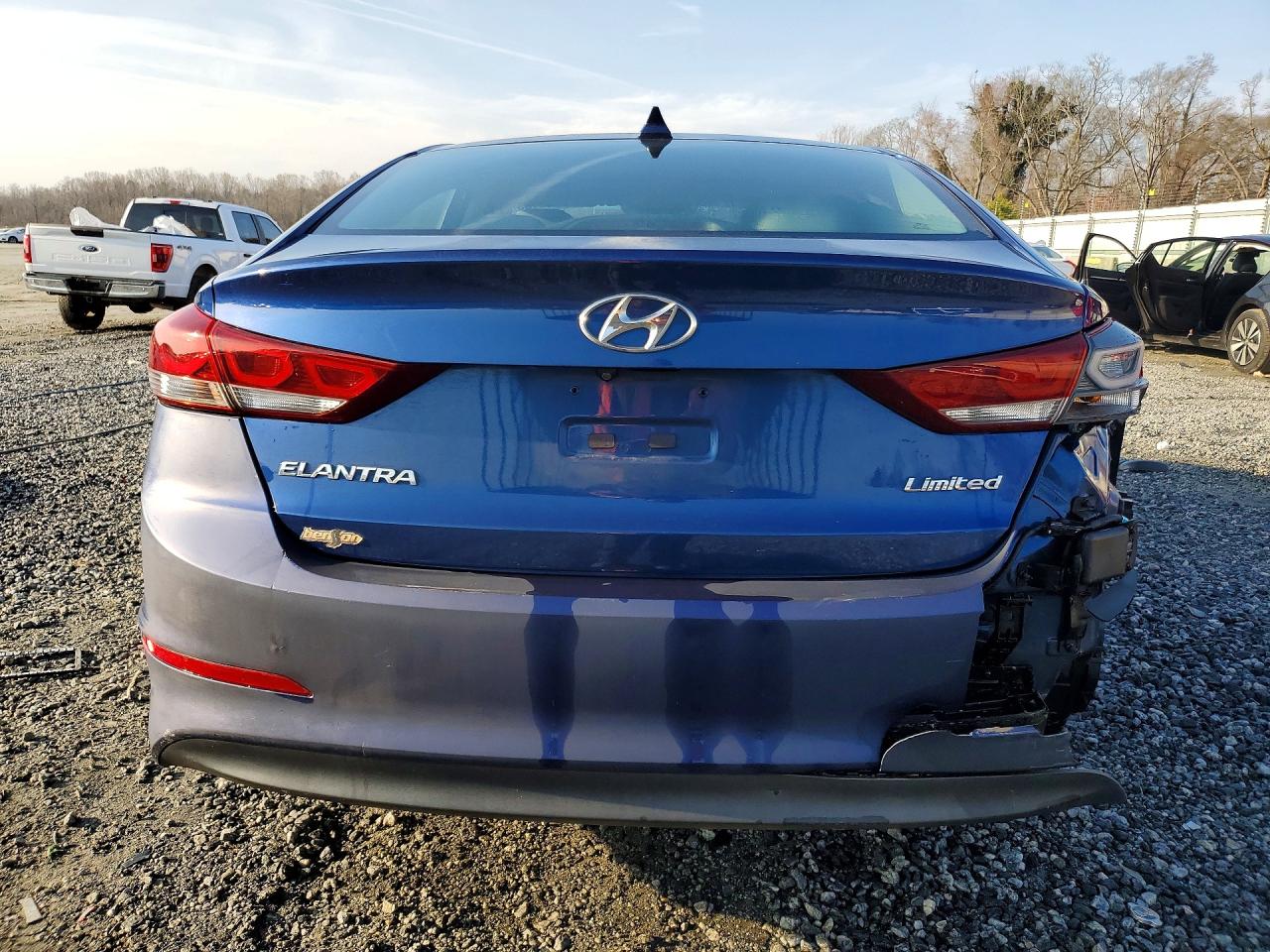 2017 HYUNDAI ELANTRA LIMITED photo 11