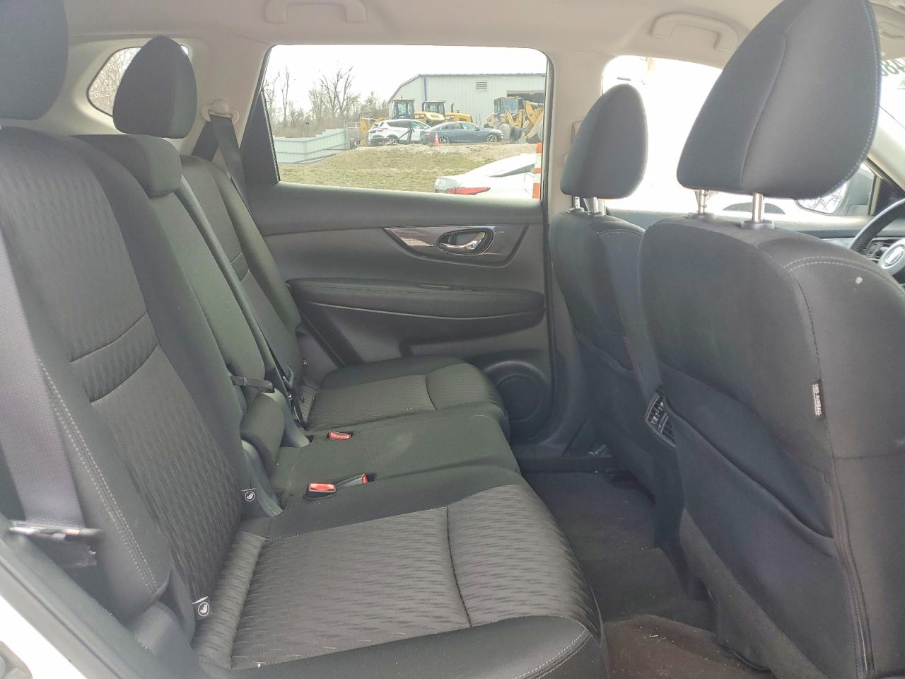 2018 NISSAN ROGUE SV photo 19