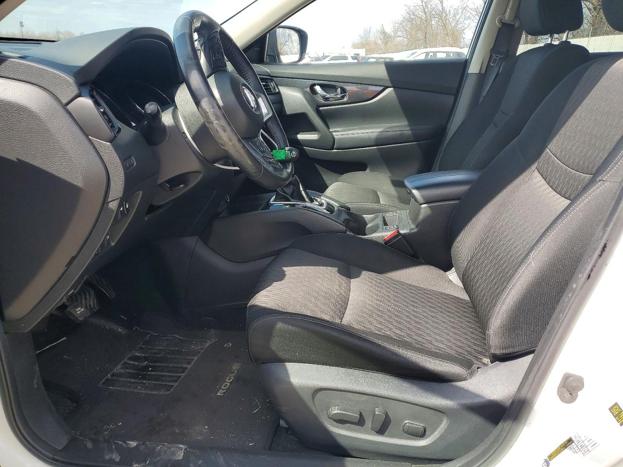 2018 NISSAN ROGUE SV photo 13