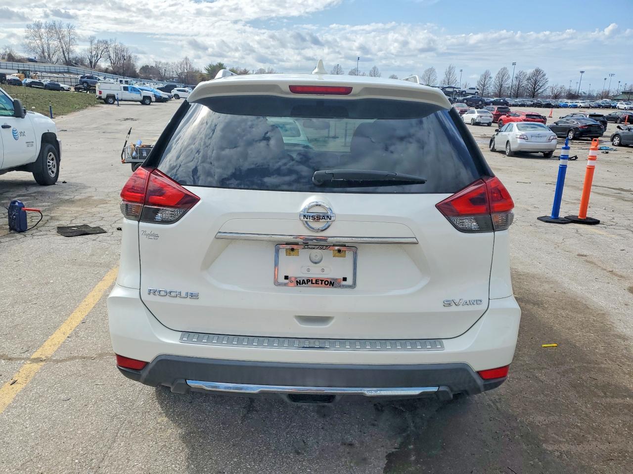 2018 NISSAN ROGUE SV photo 11