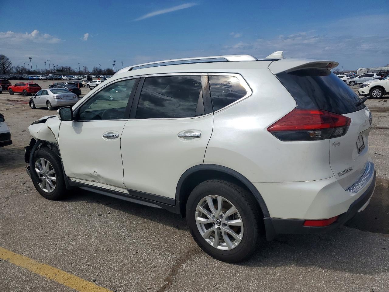 2018 NISSAN ROGUE SV photo 3