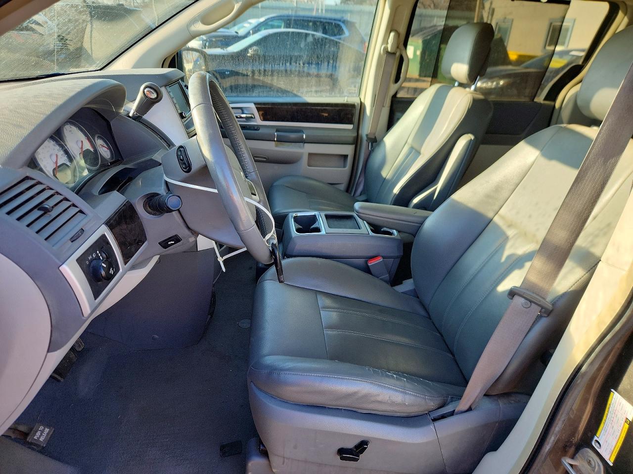 2010 DODGE GRAND CARAVAN SXT photo 19