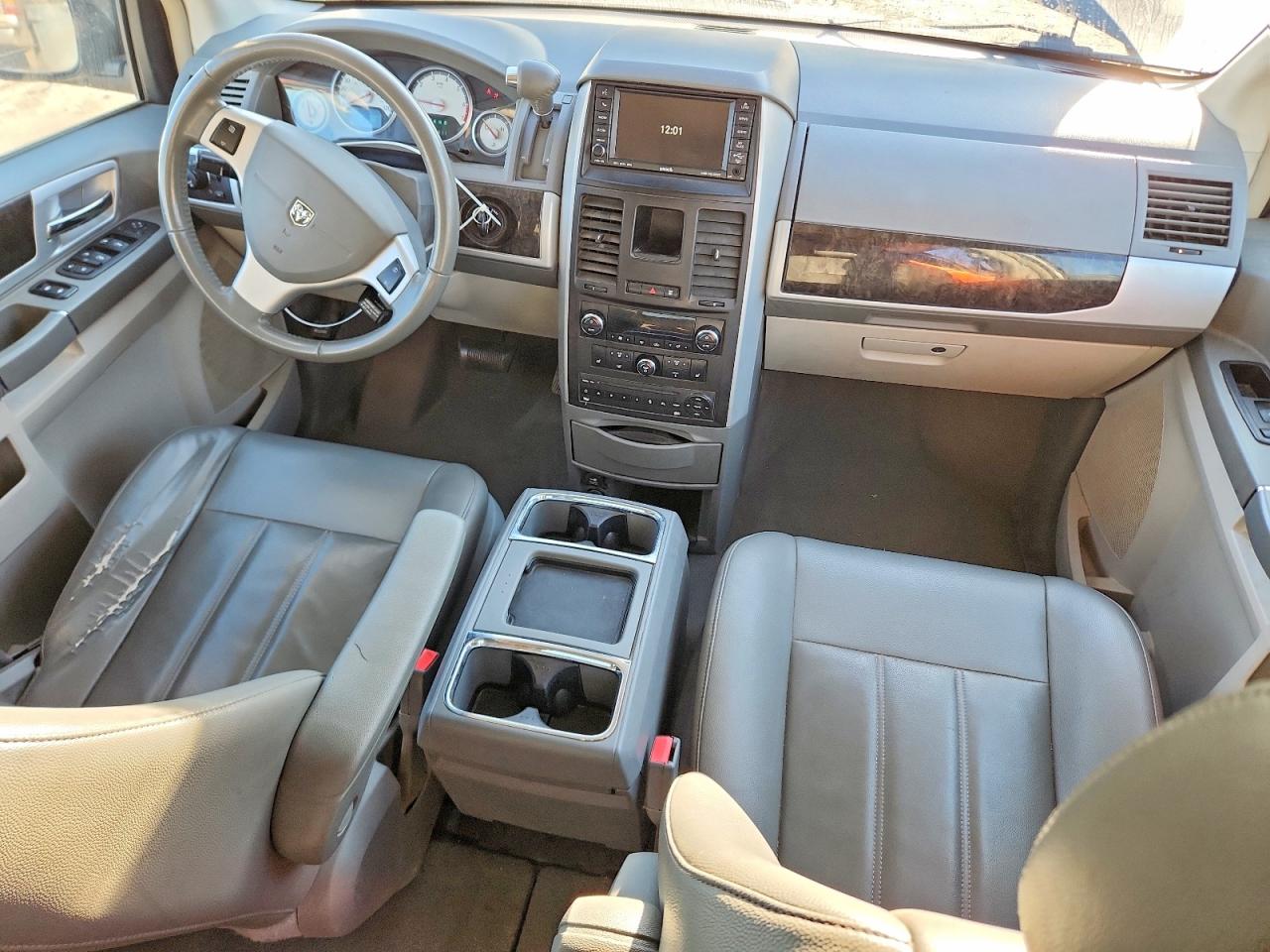 2010 DODGE GRAND CARAVAN SXT photo 22