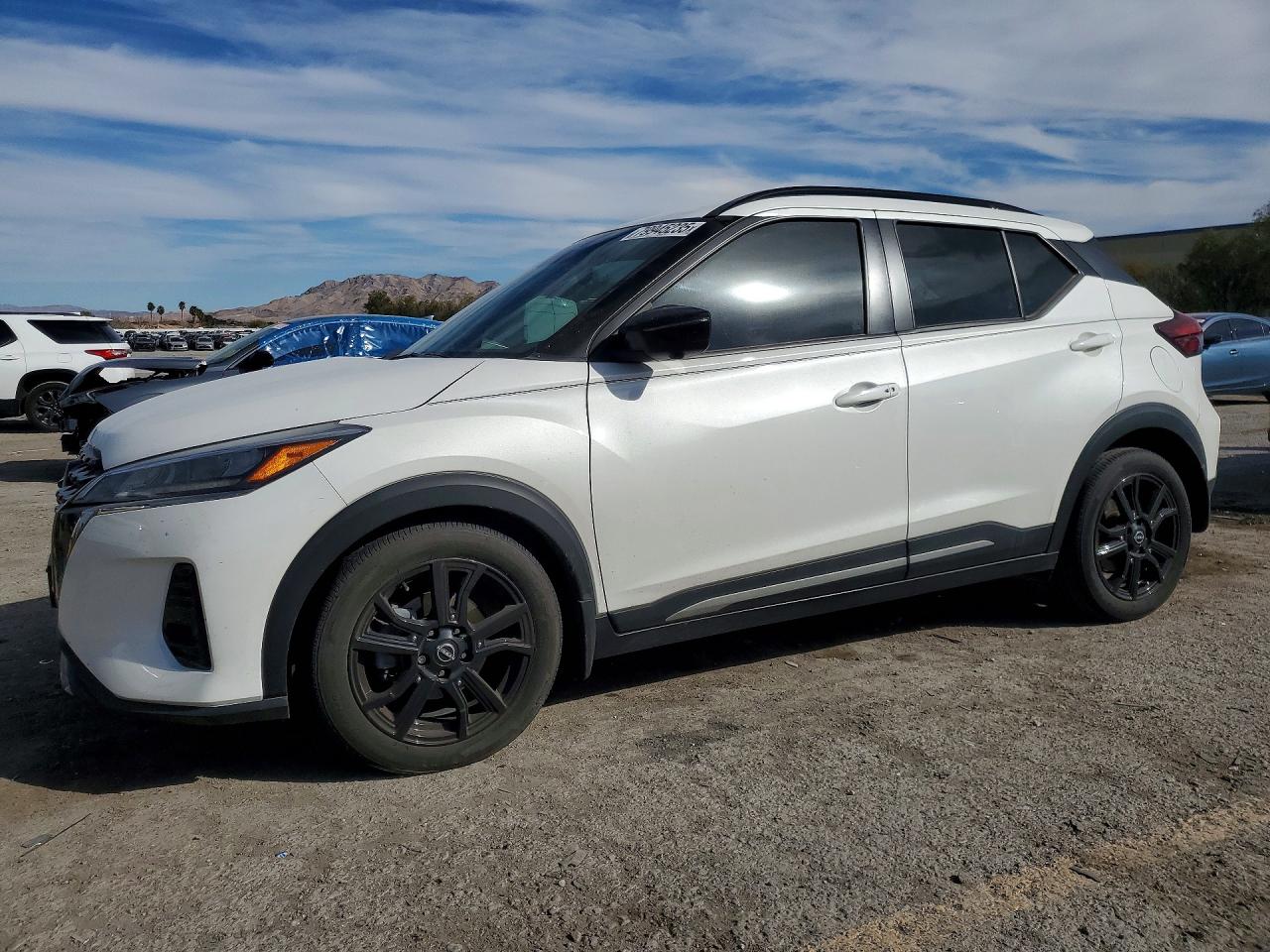 2023 NISSAN KICKS