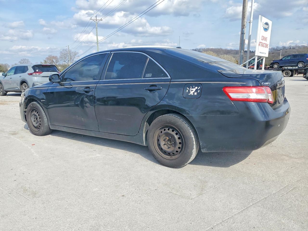 2010 TOYOTA CAMRY LE photo 2