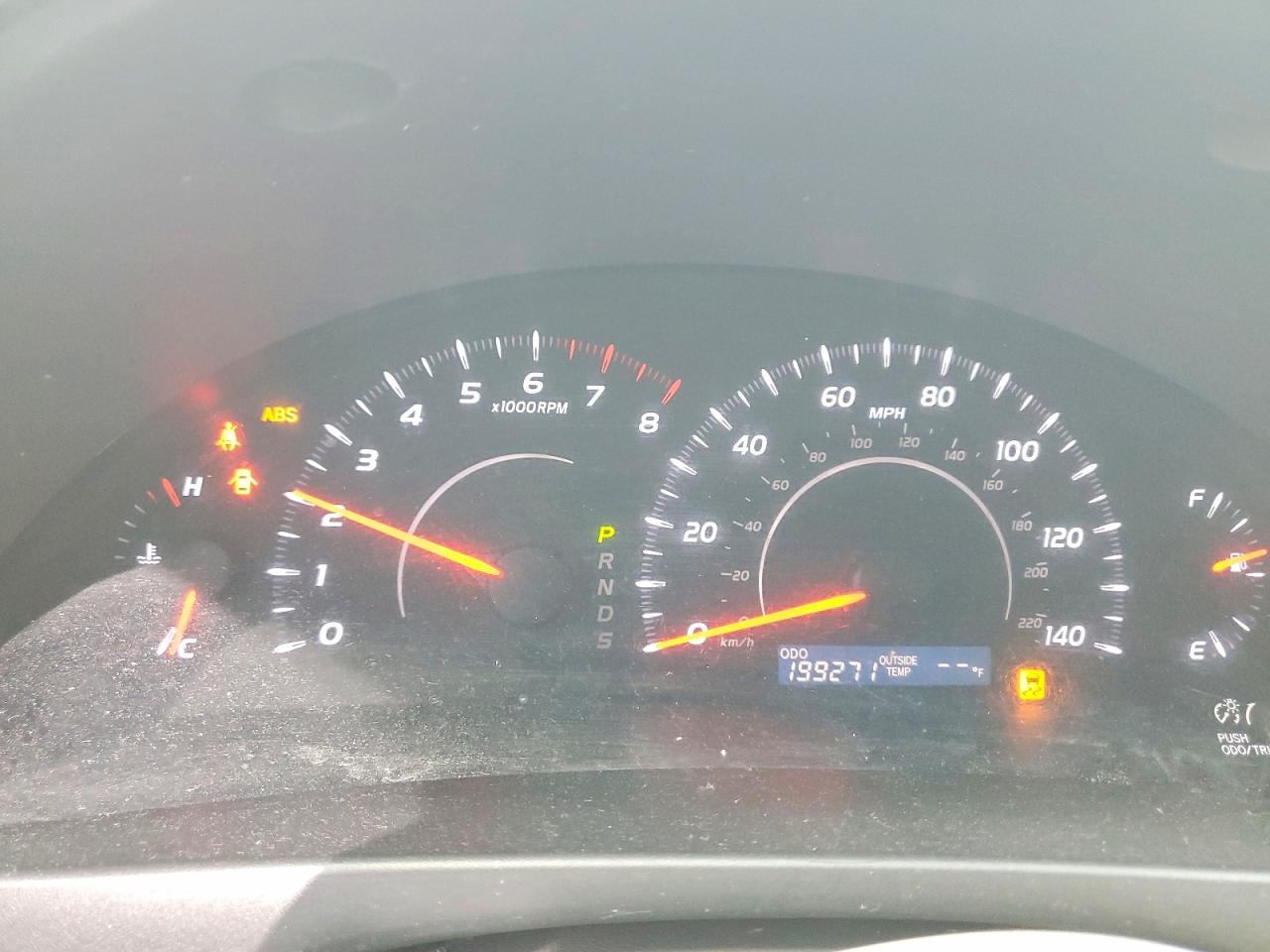 2010 TOYOTA CAMRY LE photo 9