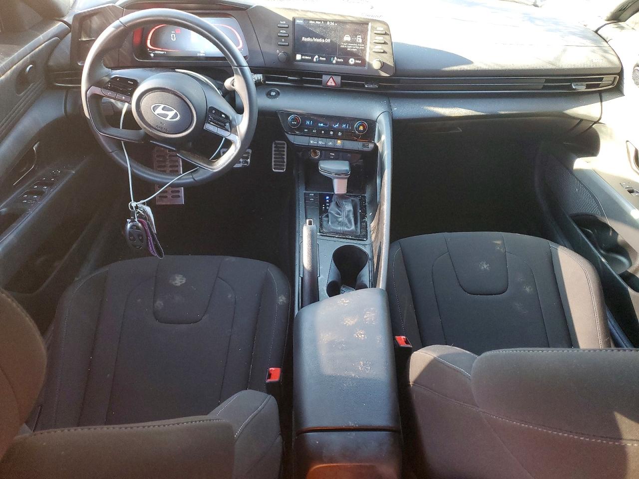 2025 HYUNDAI ELANTRA SEL SPORT photo 22