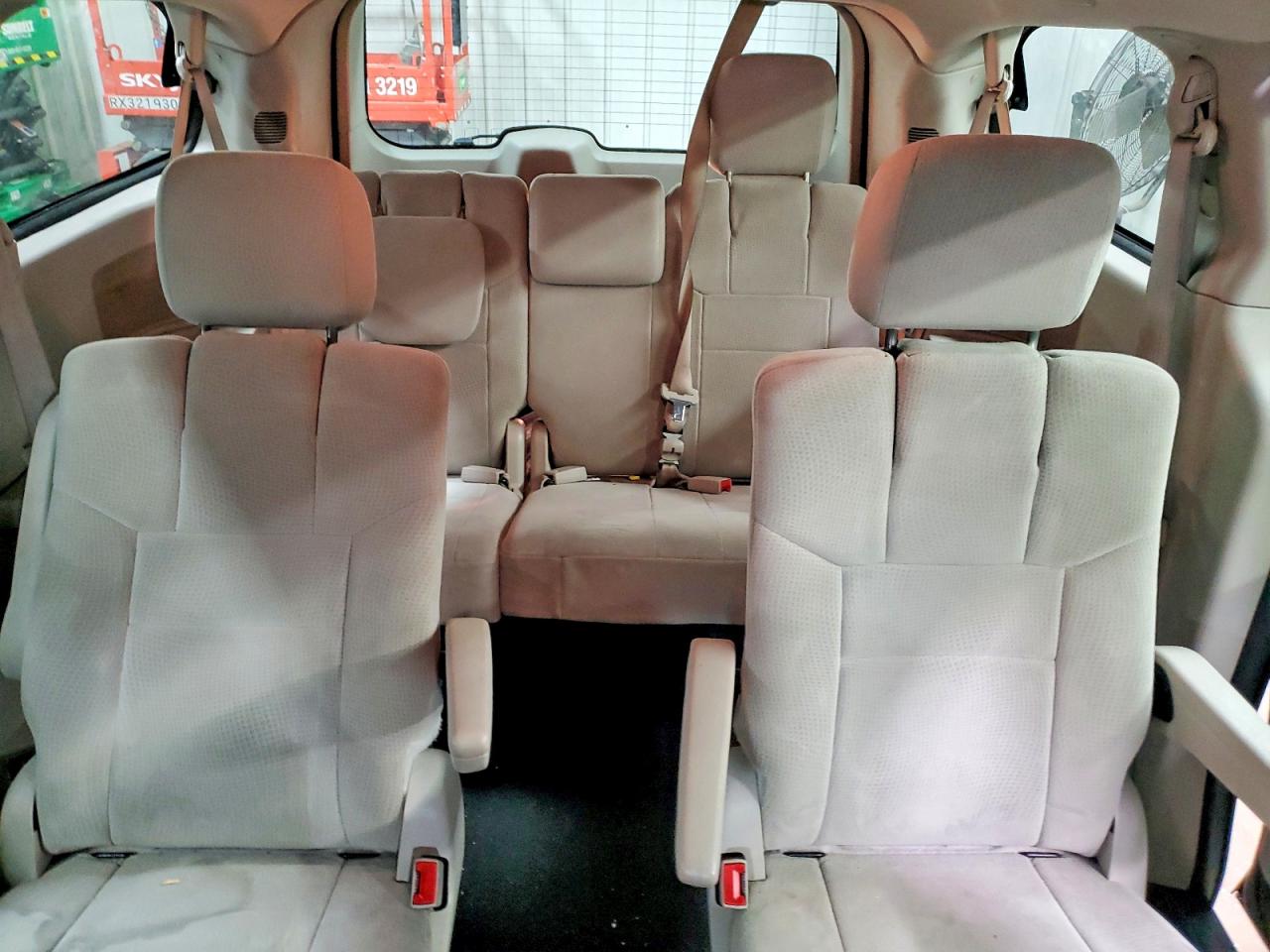 2012 DODGE GRAND CARAVAN SXT photo 28
