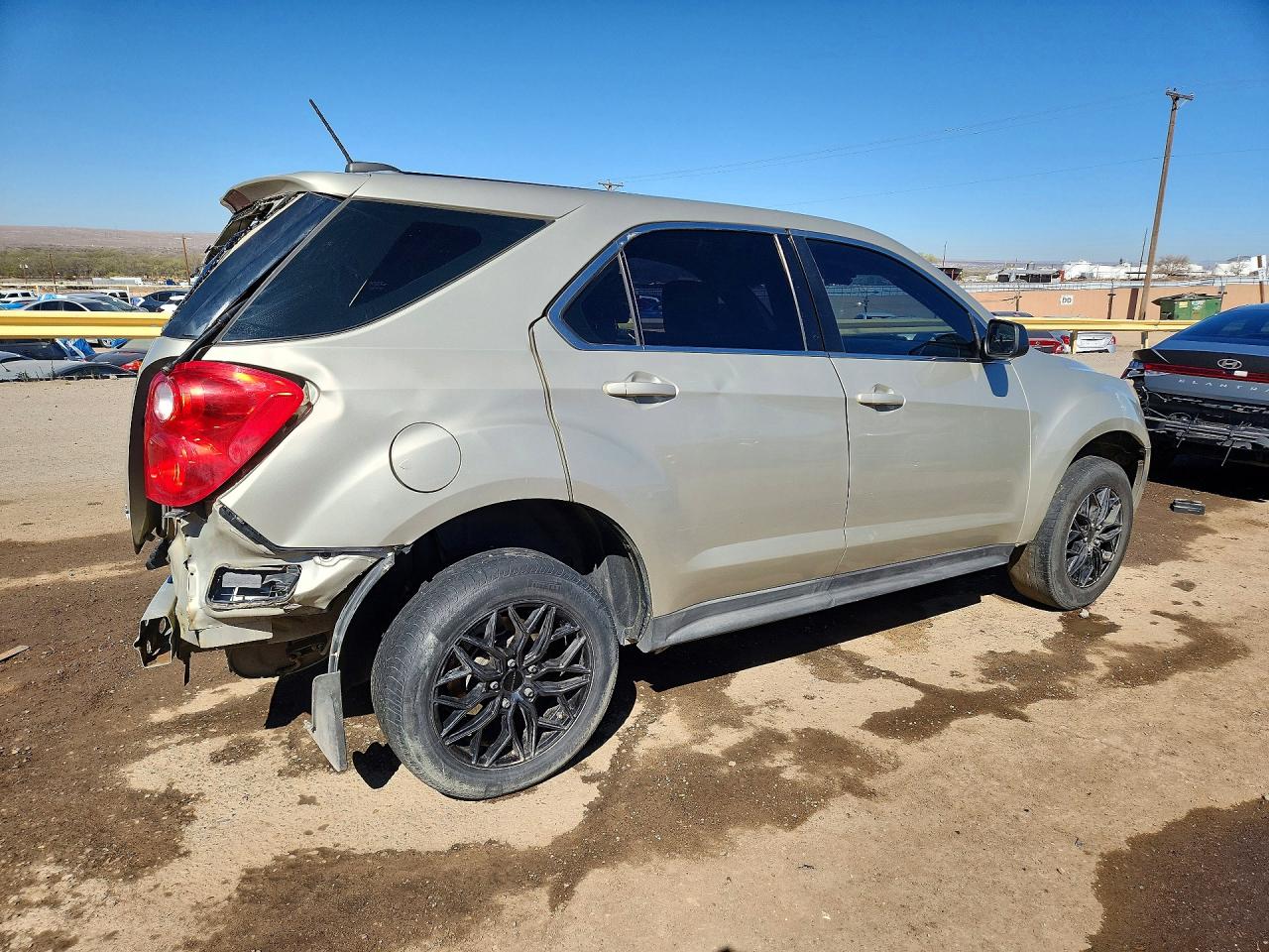 2015 CHEVROLET EQUINOX LS photo 3