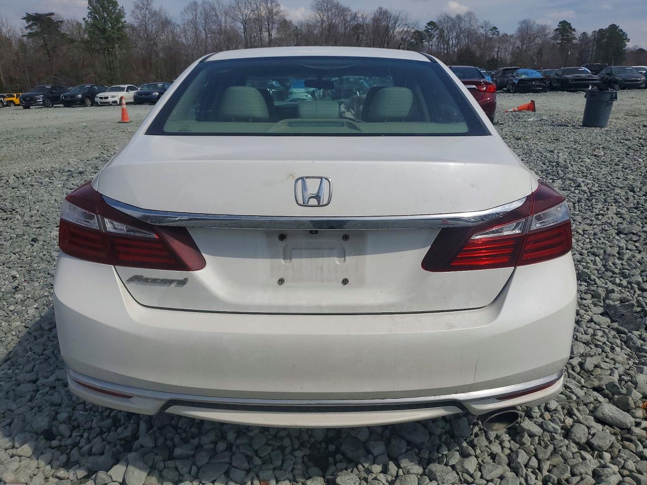2016 HONDA ACCORD LX photo 11