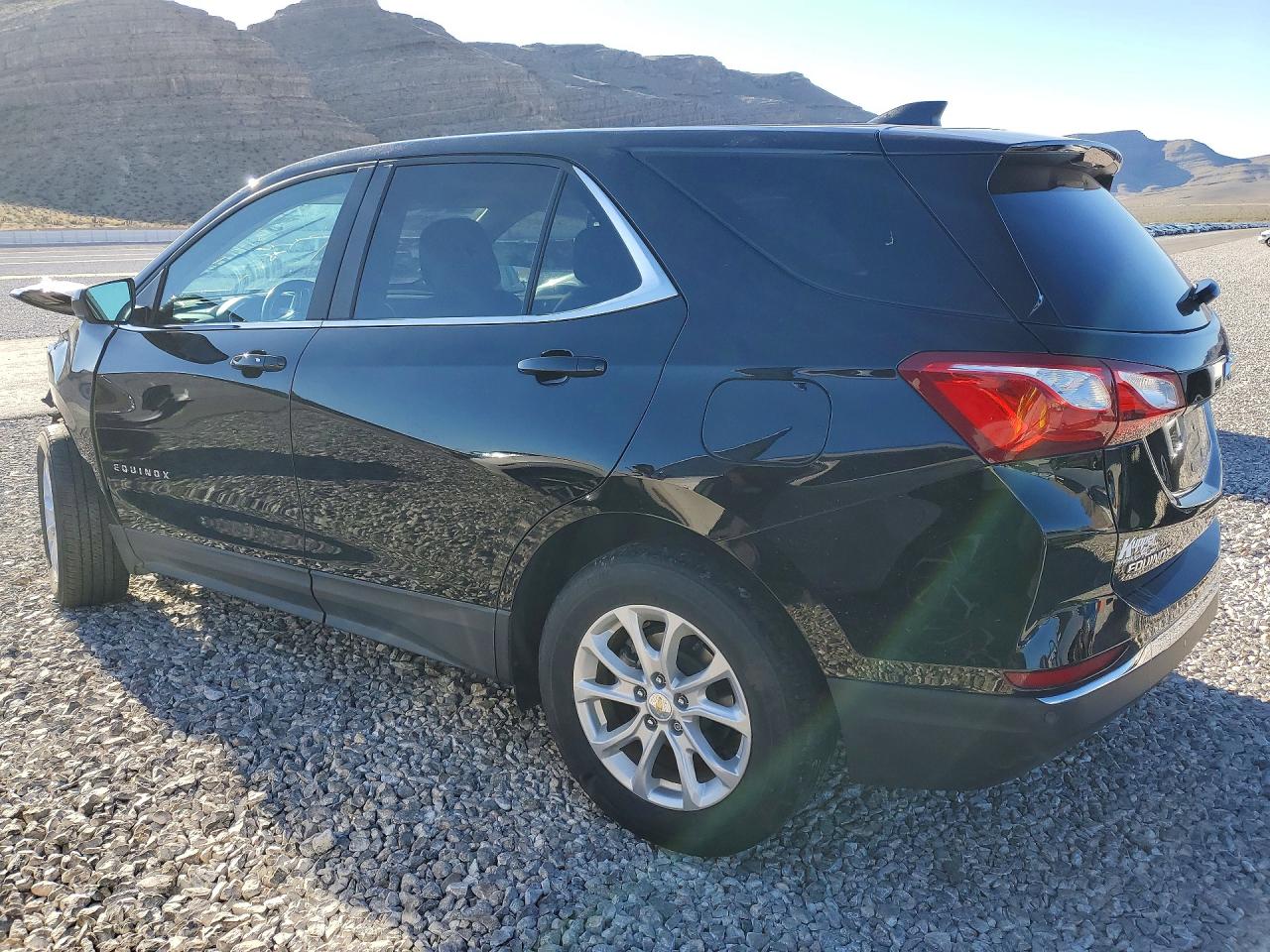 2021 CHEVROLET EQUINOX LT photo 3