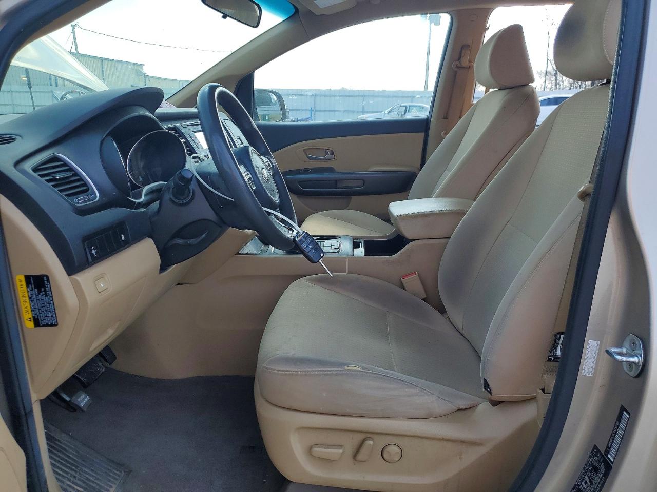 2017 KIA SEDONA LX photo 13