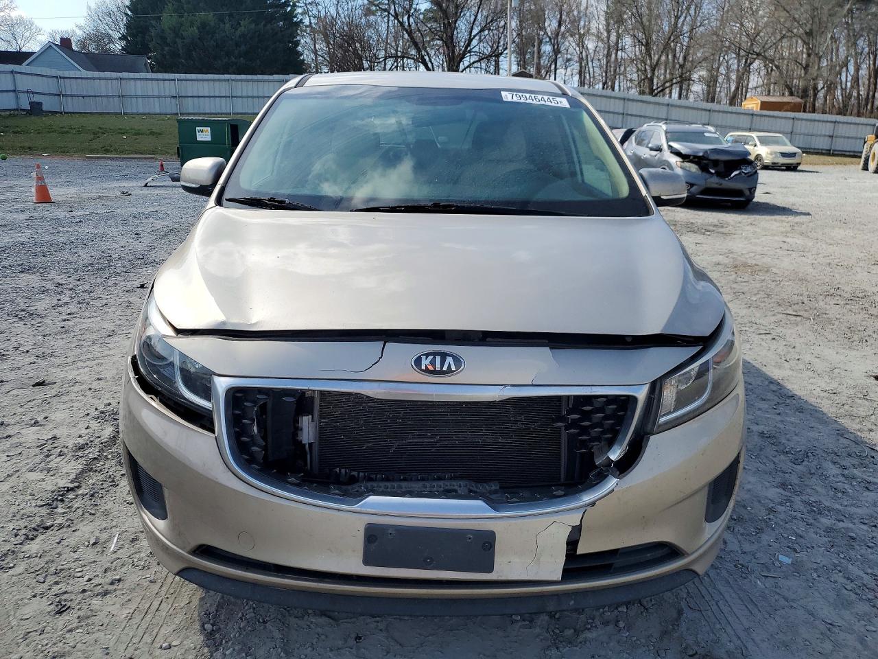 2017 KIA SEDONA LX photo 9