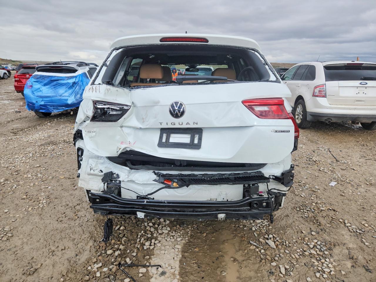 2024 VOLKSWAGEN TIGUAN SE R-LINE BLACK photo 6