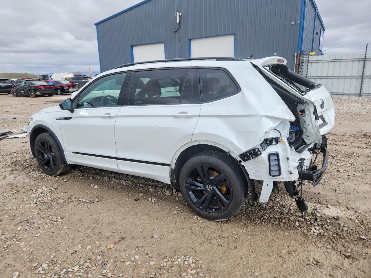 2024 VOLKSWAGEN TIGUAN SE R-LINE BLACK photo 2