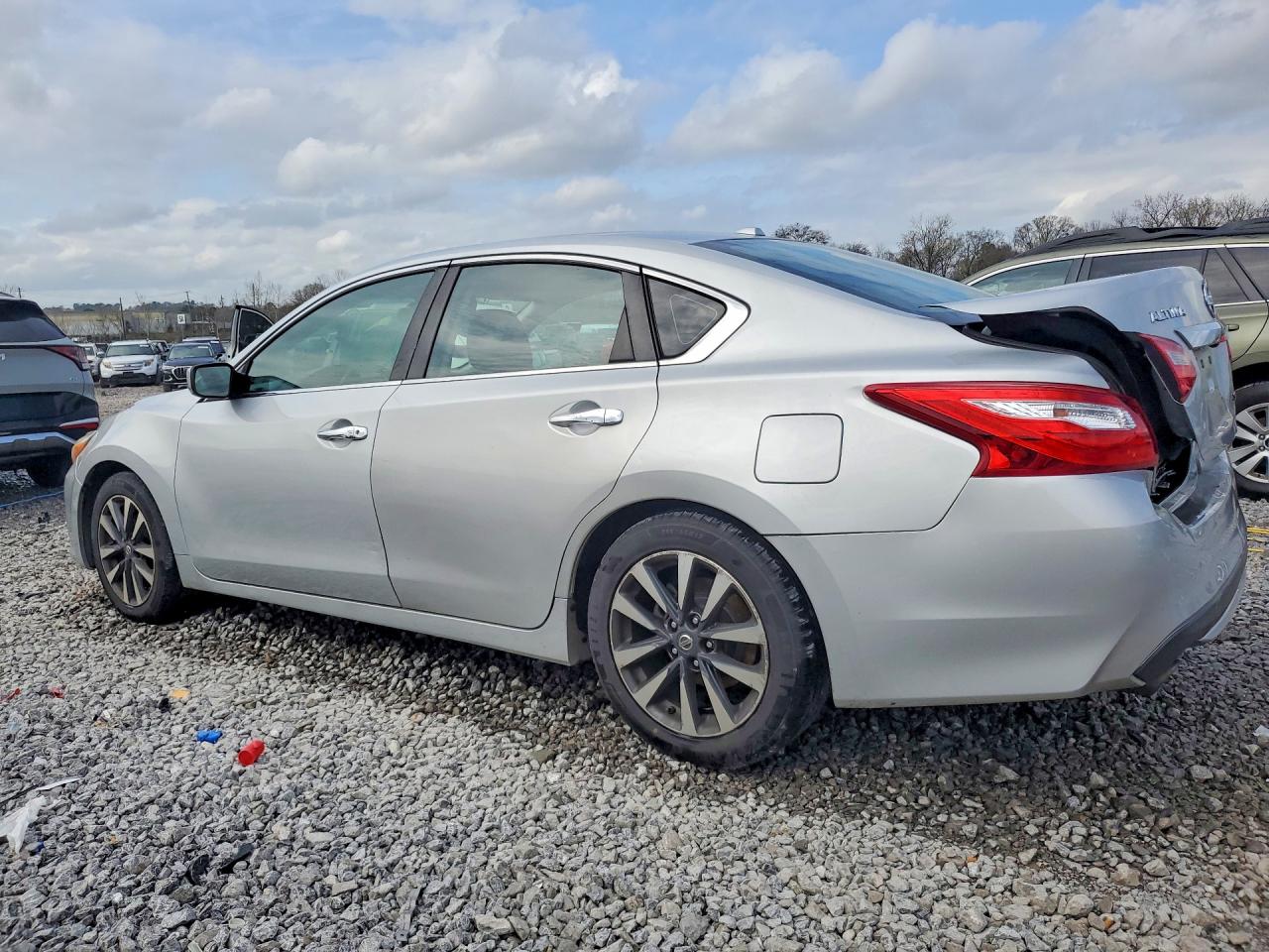 2017 NISSAN ALTIMA 2.5 SV photo 3