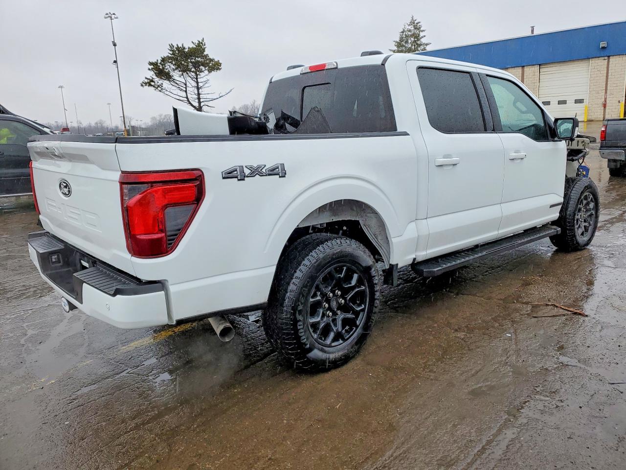 2024 FORD F150 XLT photo 3