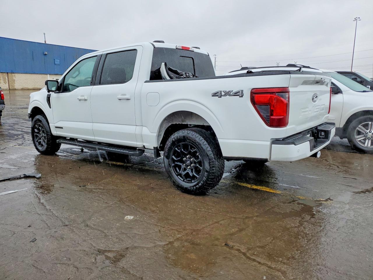 2024 FORD F150 XLT photo 2