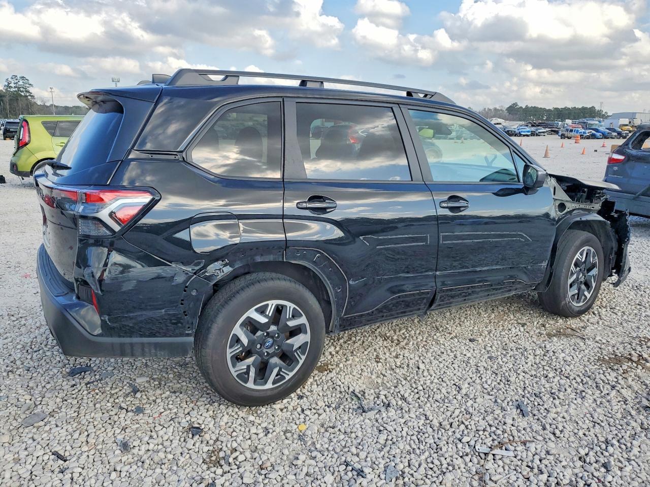 2025 SUBARU FORESTER PREMIUM photo 5