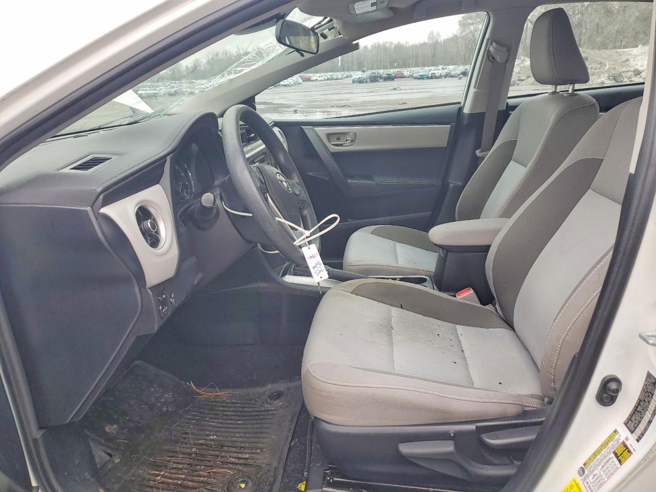2017 TOYOTA COROLLA LE photo 7