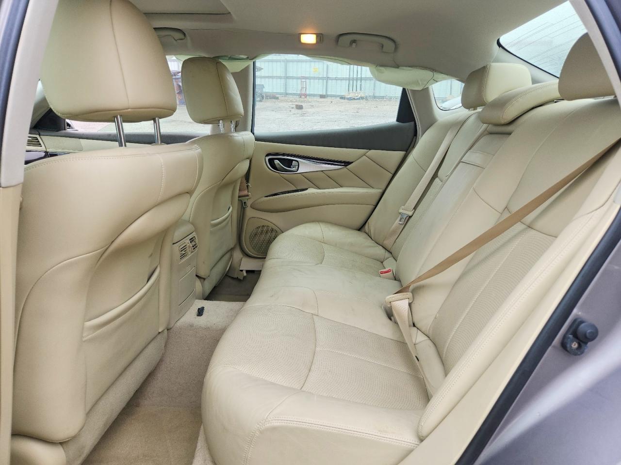2012 INFINITI M37 X photo 19