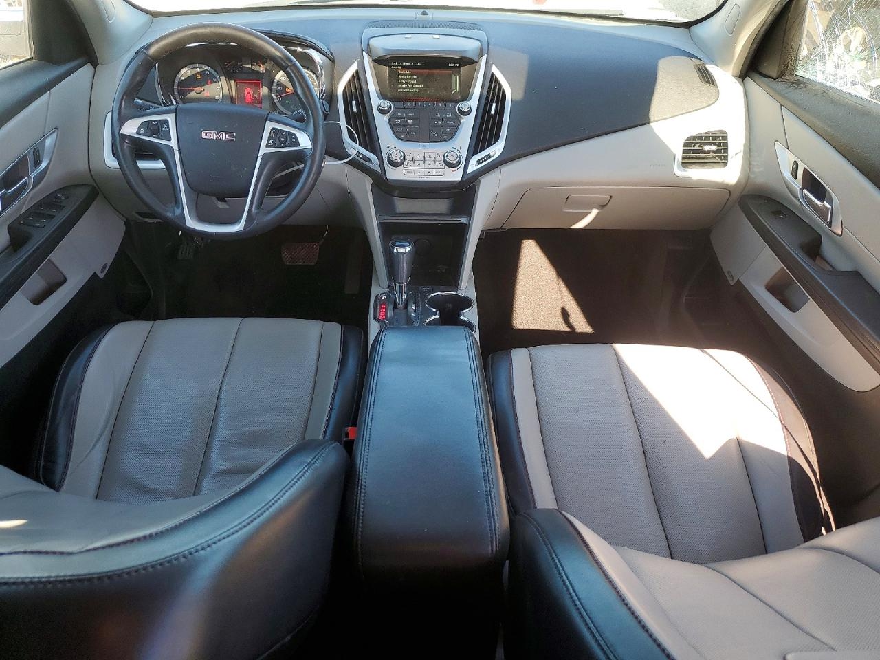 2017 GMC TERRAIN SLT photo 8