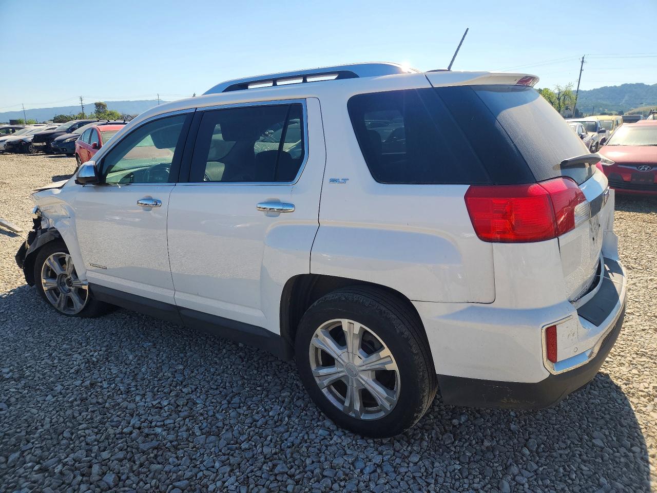 2017 GMC TERRAIN SLT photo 2