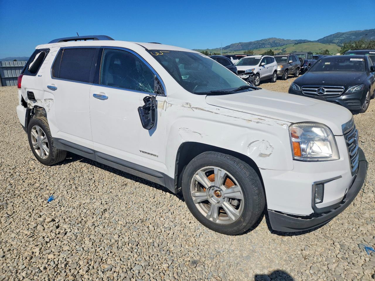 2017 GMC TERRAIN SLT photo 4