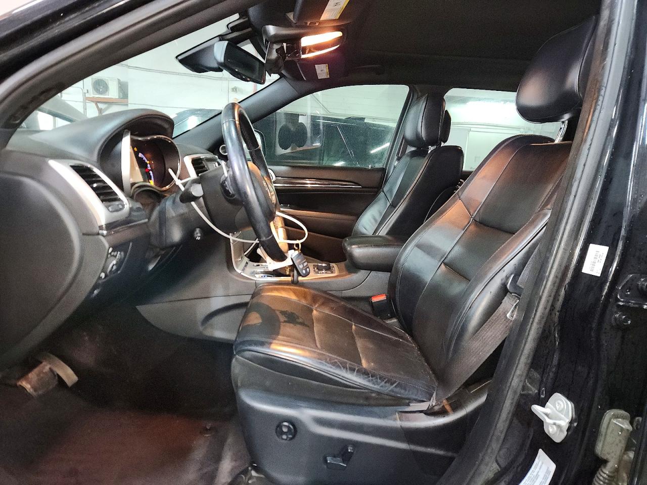 2016 JEEP GRAND CHEROKEE OVERLAND photo 13