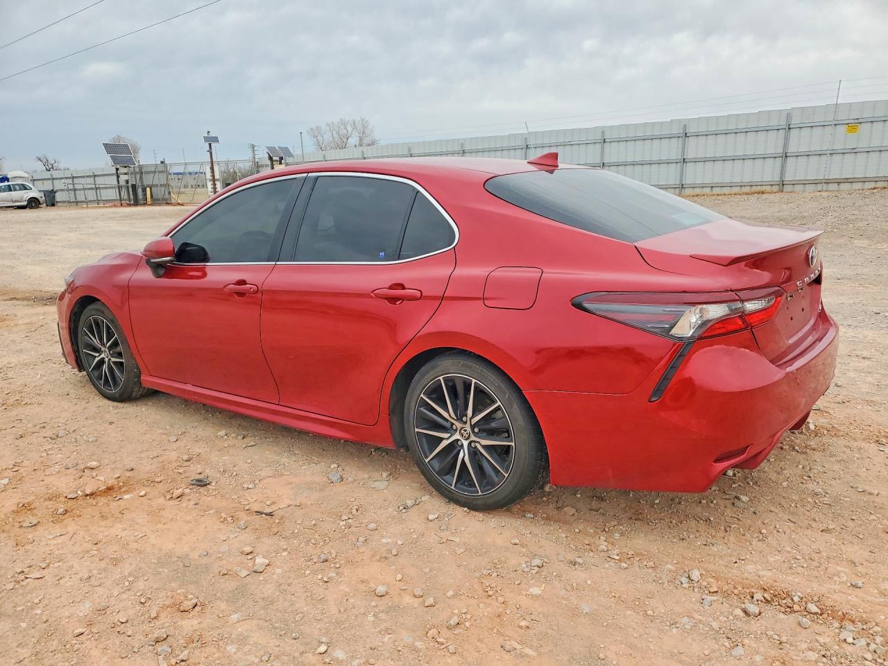 2021 TOYOTA CAMRY SE photo 3