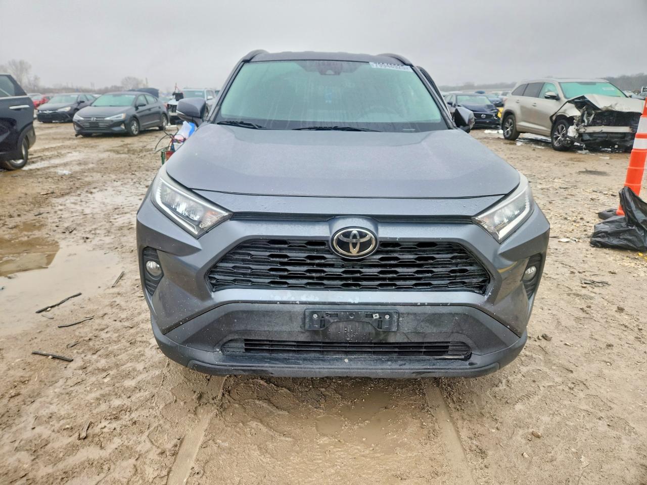 2021 TOYOTA RAV4 XLE photo 9
