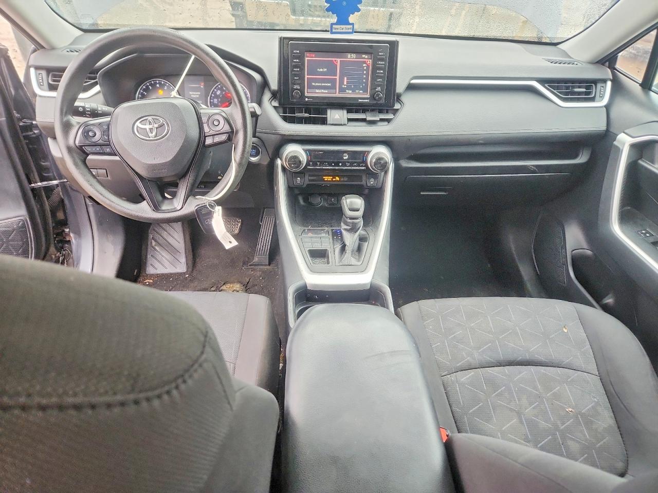 2021 TOYOTA RAV4 XLE photo 15