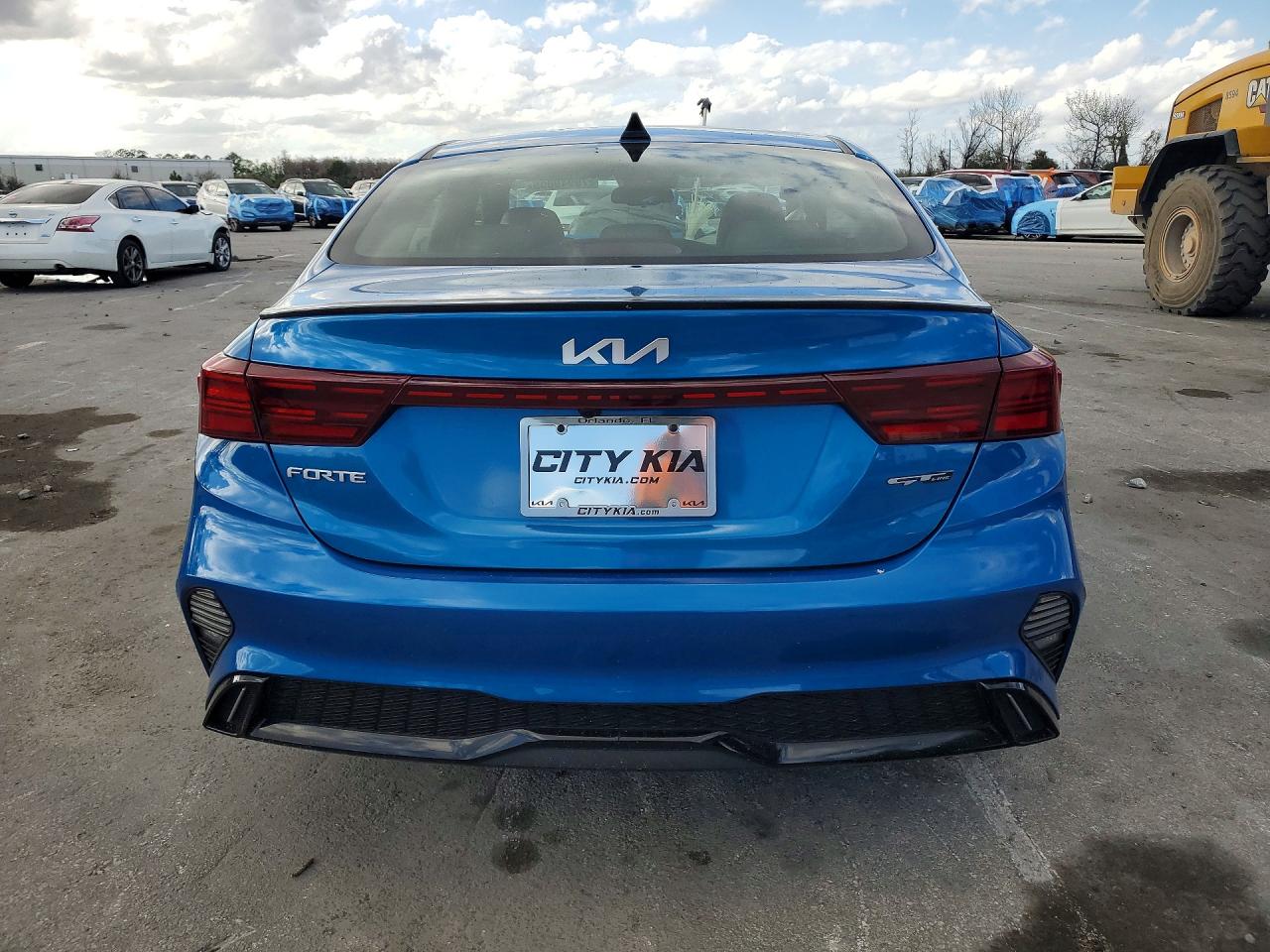 2023 KIA FORTE photo 16