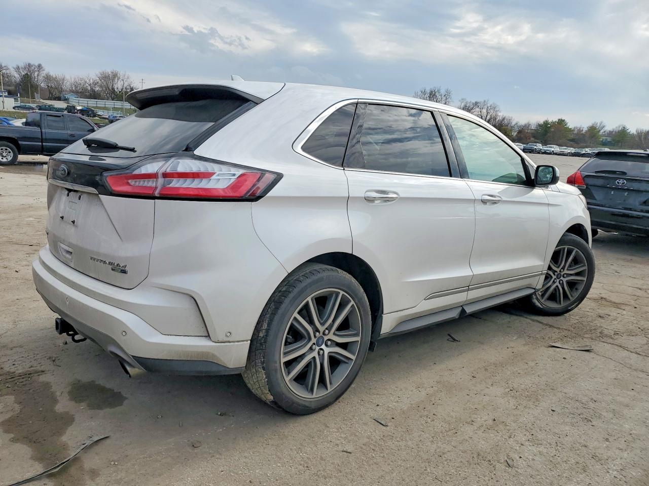 2019 FORD EDGE TITANIUM photo 5