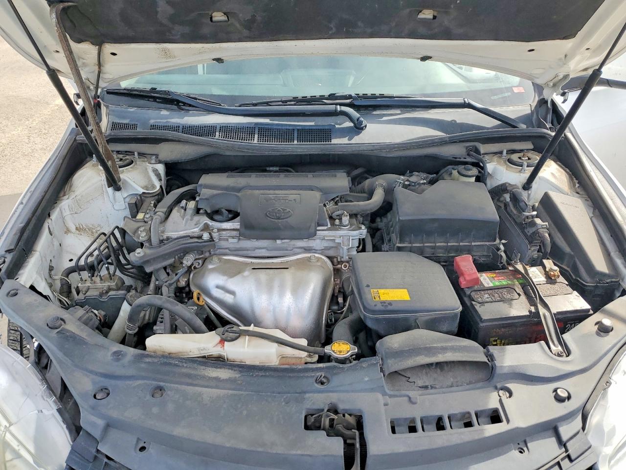 2015 TOYOTA CAMRY LE photo 21