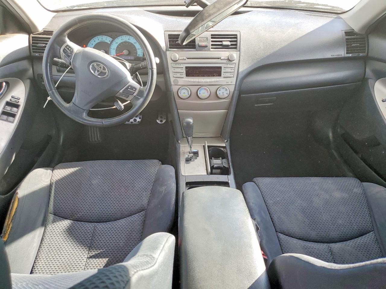 2011 TOYOTA CAMRY SE photo 8