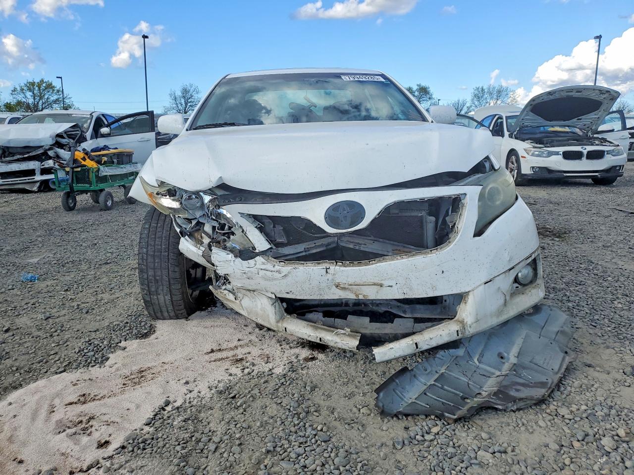 2011 TOYOTA CAMRY SE photo 5